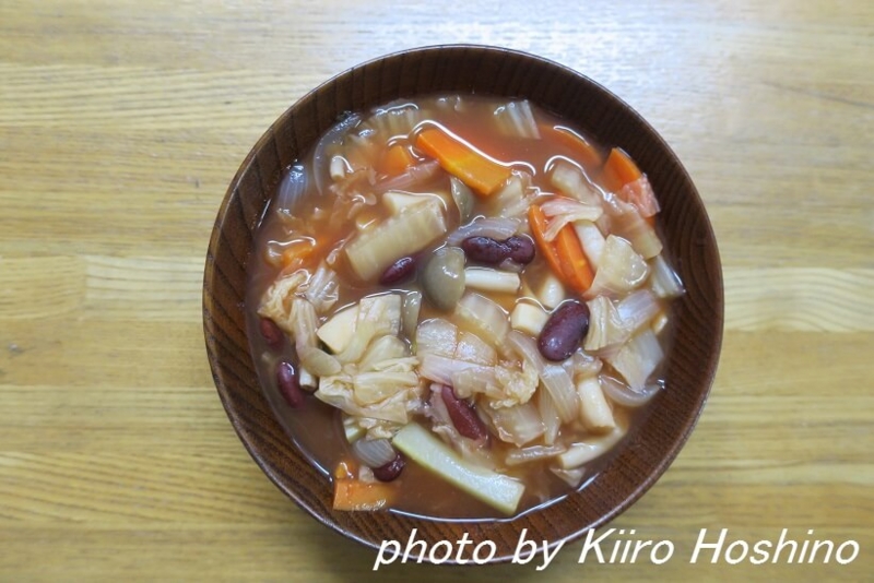 作り置き、きのこと白菜のトマトコンソメスープ 作り置き、きのこと白菜のトマトコンソメスープ